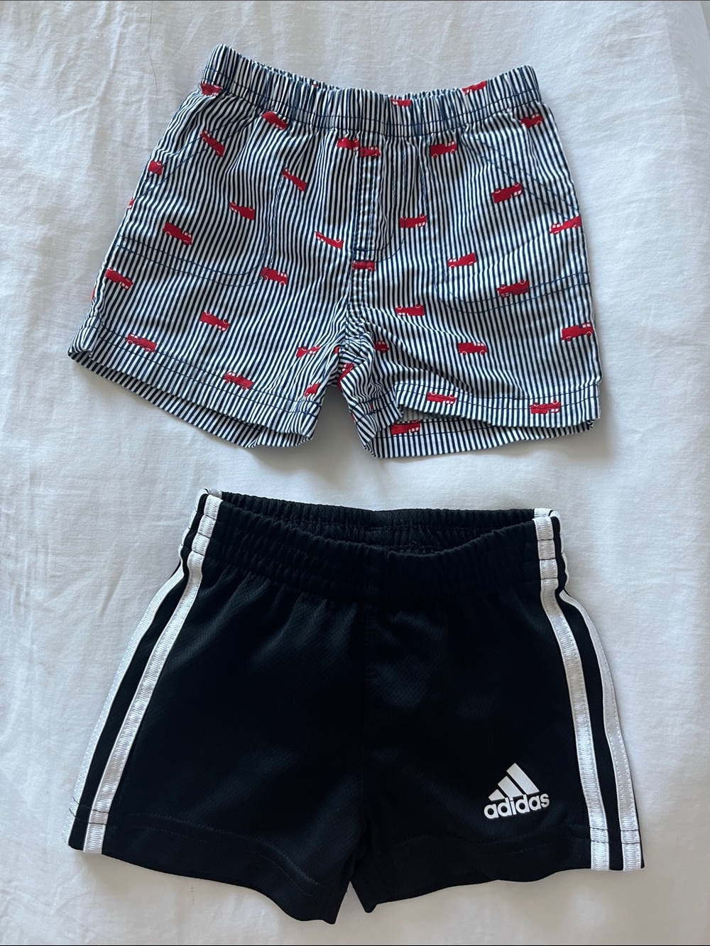 2 shorts adidas size 3m striped 6m